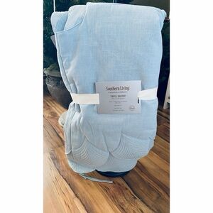 NWT.Southern Living Light Blue Tree Skirt.